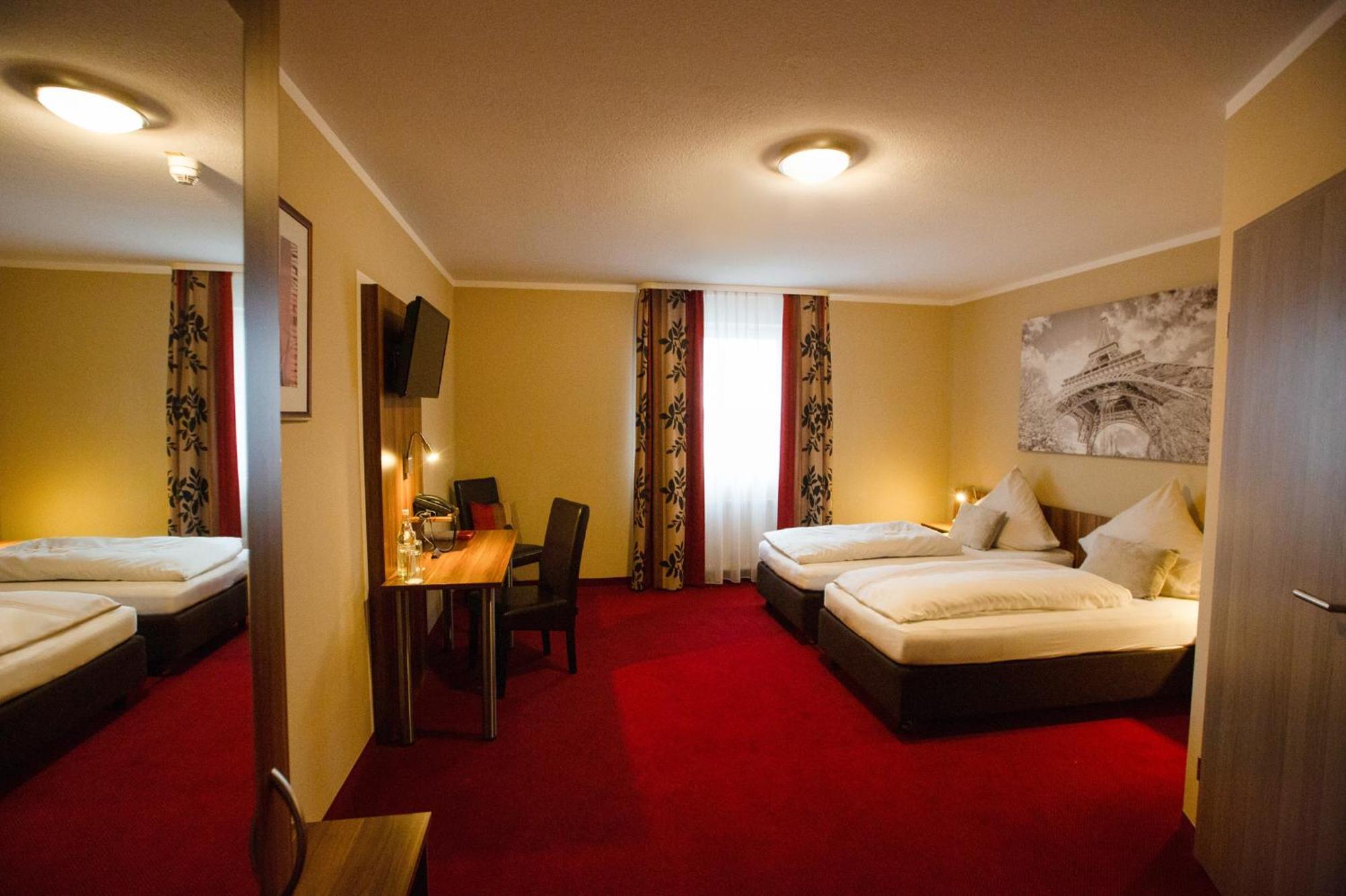 Auwald Hotel インゴルシュタット エクステリア 写真